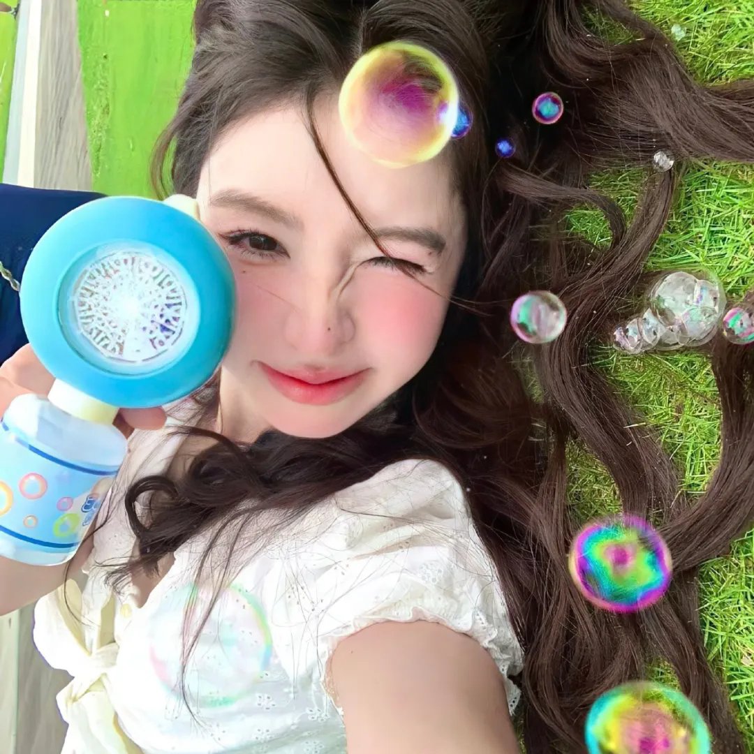 女孩和蜘蛛